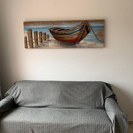 Comfortable 2 Bedroom Apartment In Popular Limnaria Gardens Paphos Exterior foto