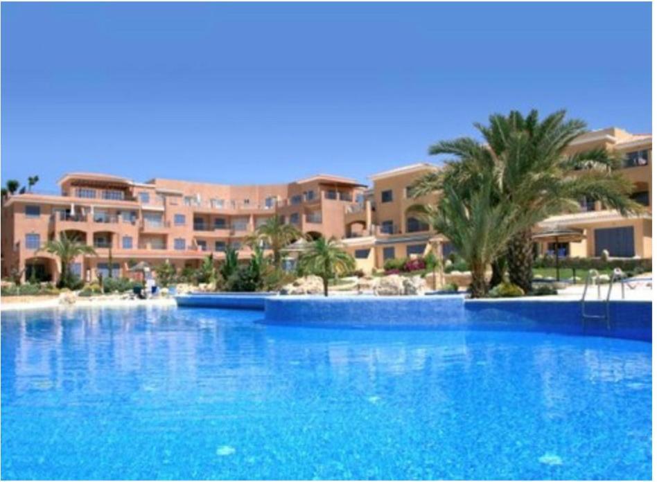 Comfortable 2 Bedroom Apartment In Popular Limnaria Gardens Paphos Exterior foto