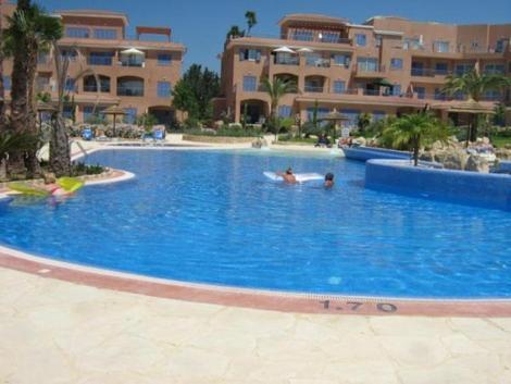 Comfortable 2 Bedroom Apartment In Popular Limnaria Gardens Paphos Exterior foto