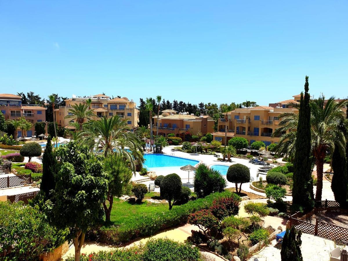 Comfortable 2 Bedroom Apartment In Popular Limnaria Gardens Paphos Exterior foto