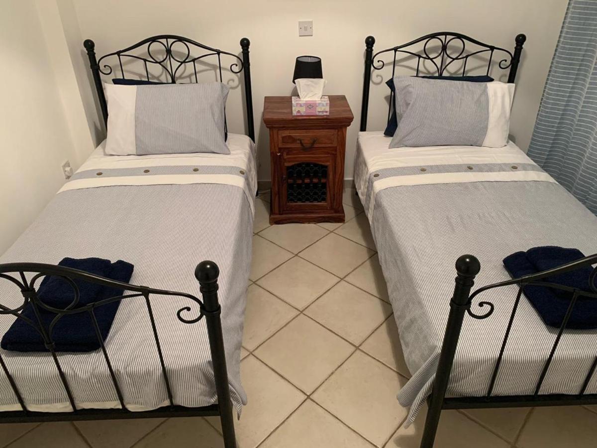 Comfortable 2 Bedroom Apartment In Popular Limnaria Gardens Paphos Exterior foto