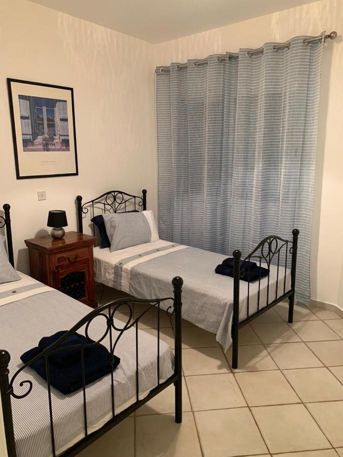 Comfortable 2 Bedroom Apartment In Popular Limnaria Gardens Paphos Exterior foto